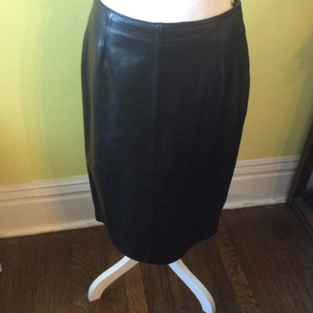 September move out sale!! Gorgeous Black Leather Pencil Skirt size 8